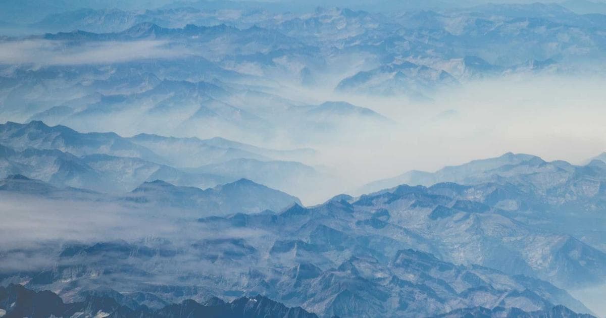 AI · 基于检索增强的类比推理强化微调方法