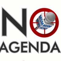 John C. Dvorak主持No Agenda Show时的照片