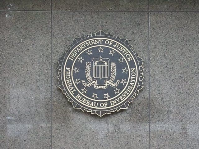 黑客组织声称入侵FBI窃取数据,示意图